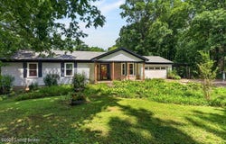 1811 Foxboro Rd, La Grange, KY 40031