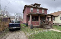 306 7th st S, Virginia, MN 55792