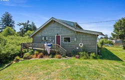 6405 SPRING St, Cloverdale, OR 97112