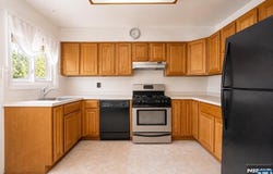 110 Patricia Place, Clifton, NJ 07012