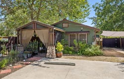 734 Neches St, Lockhart, TX 78644