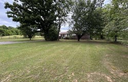 1522 N 3rd Street, Ozark, AR 72949