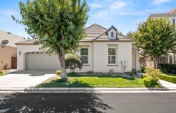 78 W Lester Avenue, Clovis, CA 93619