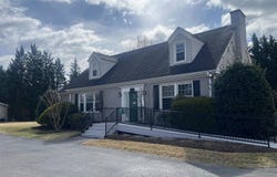 904 Apperson Dr, Salem, VA 24153