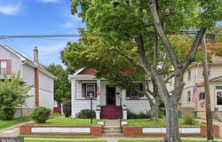 208 PENN BLVD, LANSDOWNE, PA 19050