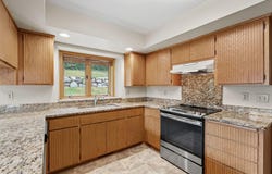 8524 Park Knoll Circle, Bloomington, MN 55438