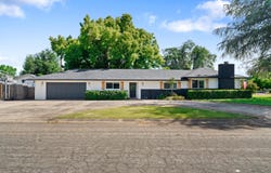 3689 Suzanne Way, Redding, CA 96002