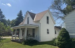 415 SE 3rd Avenue, Independence, IA 50644