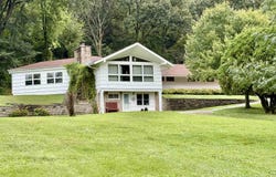 2166 Pole Line Road, Decorah, IA 52101