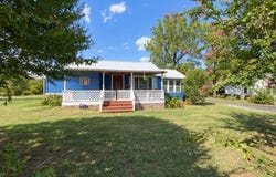 10596 Us Highway 64, London, AR 72847