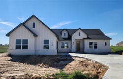 145 Legends Way, Bridgeport, TX 76246