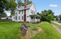 1535 13th Avenue, Moline, IL 61265