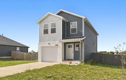 1202 E Perry Street, Republic, MO 65738