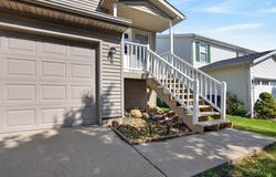8 Rounds Road, Bloomington, IL 61704