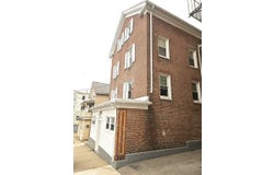 558 E School St, Woonsocket, RI 02895