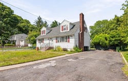 33 Prospect Street, Paramus, NJ 07652