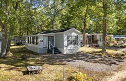 1 Robinson Way, Kennebunk, ME 04043