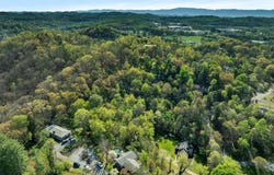 Hidden Valley Road, Bristol, TN 37620