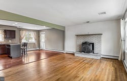 32 HOLLAND Drive, CHALFONT, PA 18914