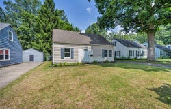 377 Morrison Avenue, Cuyahoga Falls, OH 44221