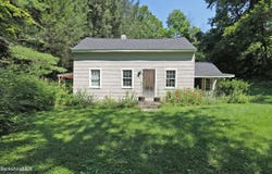 221 Old Queechy Rd, Canaan, NY 12029