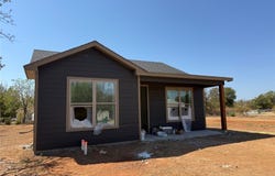 414 E Belknap Street, Jacksboro, TX 76458