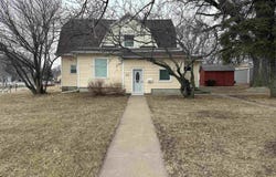 303 N Liberty Ave, Madison, SD 57042