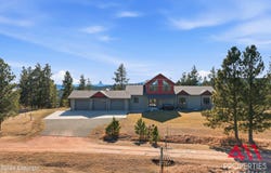 37 Klondike Rd, Hulett, WY 82720