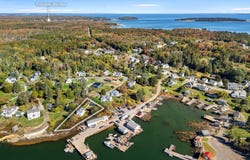 16 Raspberry Lane, Saint George, ME 04860