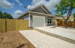147 W Pine, Granite Shoals, TX 78654