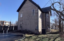 304 E 1st Ave, Hutchinson, KS 67501