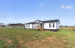 480 Brooks, Poteet, TX 78065