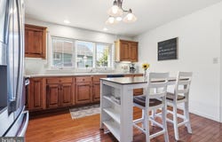8 PARKSIDE Drive, ELVERSON, PA 19520