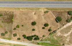 2063 N Magnolia Ave, Luling, TX 78648
