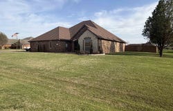 33 Old Post Ln, Enid, OK 73703