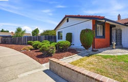 2467 Hibiscus Dr, Hayward, CA 94545