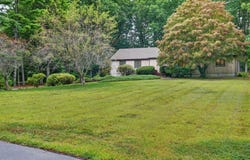 27 Algonquin Ave, Andover, MA 01810