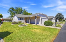 102 Tamarron Ln, Pasco, WA 99301