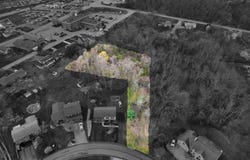 Hunters Woods Ln, Irwin, PA 15642