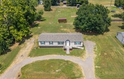 210 2nd ST, Mulberry, AR 72947