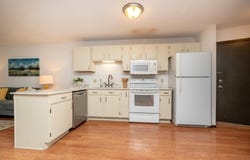 175 County Road B2 E, Little Canada, MN 55117
