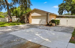 613 PINE FOREST Drive, BRANDON, FL 33511