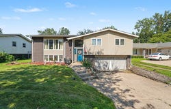 9328 Chestnut Lane, Munster, IN 46321