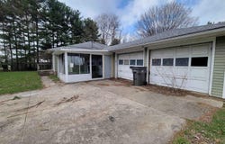 24713 Penwell Avenue, Elkhart, IN 46516
