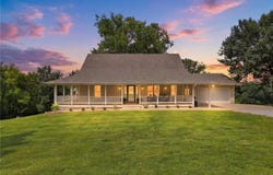 7196 SE Snow Drive, Holt, MO 64048