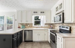 147 Lakeside Drive NW, Kennesaw, GA 30144