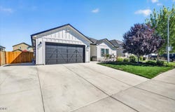 967 Arrowhead Trail, Eagle Point, OR 97524