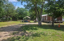 43 Skycrest Dr, Martindale, TX 78655