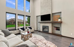 7601 S Ridgestone Dr, Sioux Falls, SD 57108
