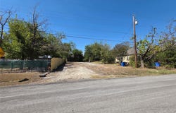 112 2nd Ave, Taylor, TX 76574
